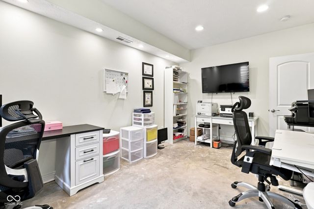 12002 Logan Hunter Trail, Noblesville, IN 46060