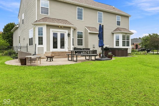 12002 Logan Hunter Trail, Noblesville, IN 46060