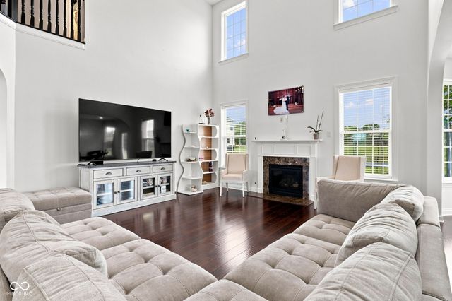 12002 Logan Hunter Trail, Noblesville, IN 46060