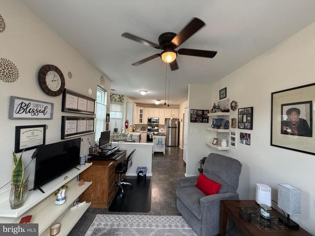 81 PELICAN, Thorofare, NJ 08086