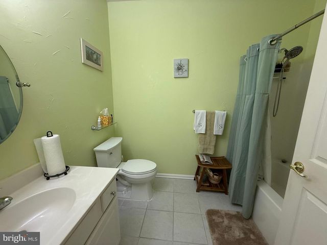 81 PELICAN, Thorofare, NJ 08086