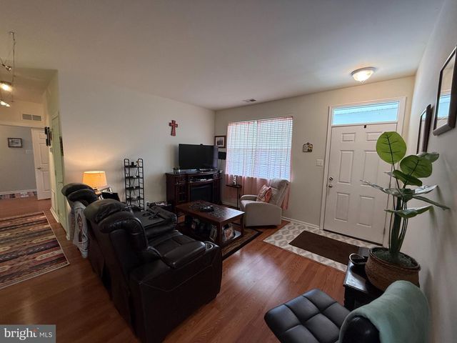 81 PELICAN, Thorofare, NJ 08086