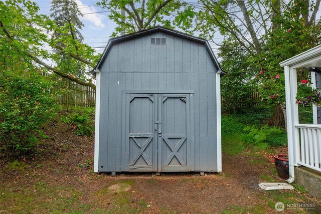 15504 25th Avenue NE, Shoreline, WA 98155