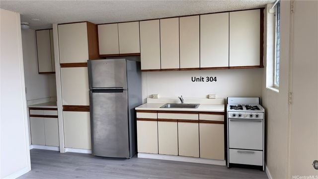 1454 Pele Street 304, Honolulu, HI 96813