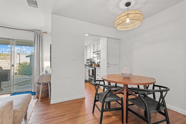 4756 67th St, Sacramento, CA 95820