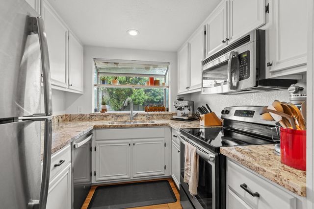 4756 67th St, Sacramento, CA 95820