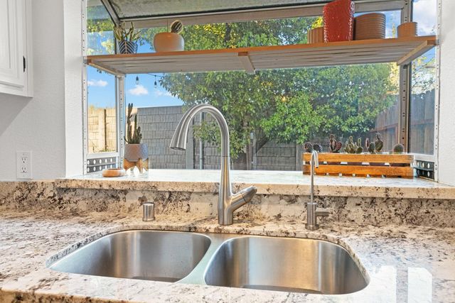 4756 67th St, Sacramento, CA 95820