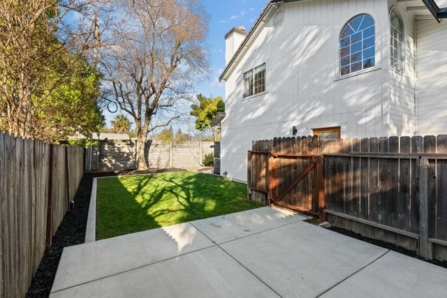 4756 67th St, Sacramento, CA 95820