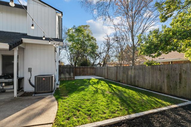 4756 67th St, Sacramento, CA 95820