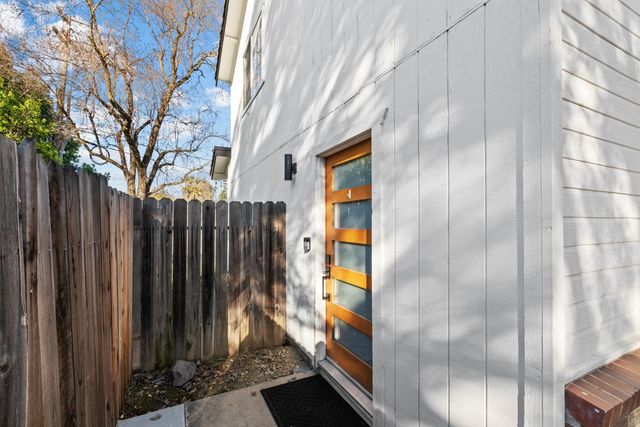 4756 67th St, Sacramento, CA 95820