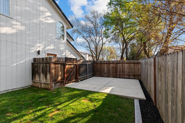 4756 67th St, Sacramento, CA 95820