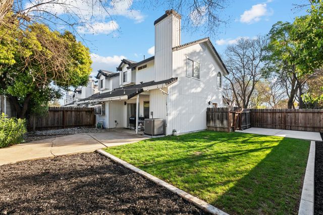 4756 67th St, Sacramento, CA 95820