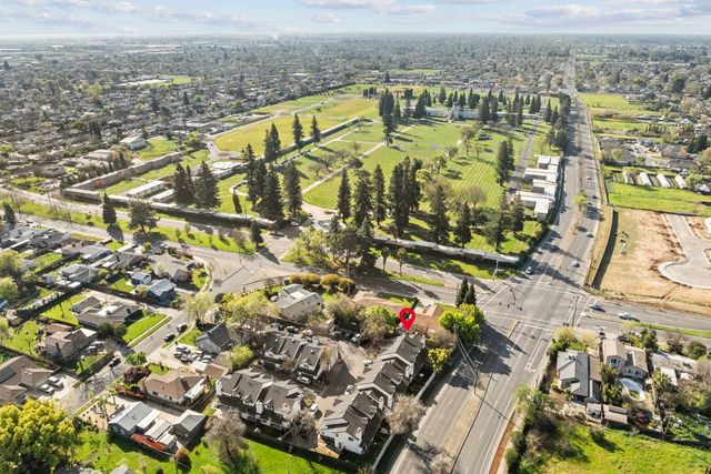 4756 67th St, Sacramento, CA 95820