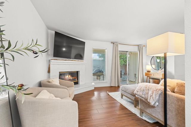 4756 67th St, Sacramento, CA 95820