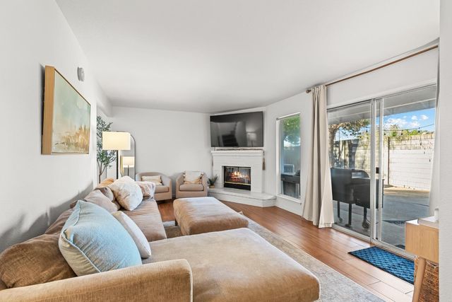 4756 67th St, Sacramento, CA 95820