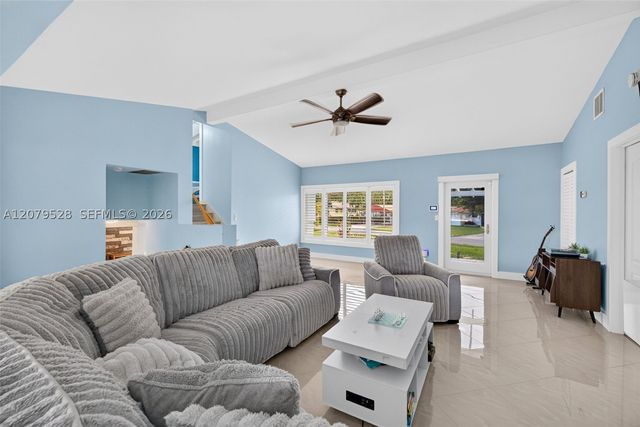 2518 Tortugas Ln, Fort Lauderdale, FL 33312