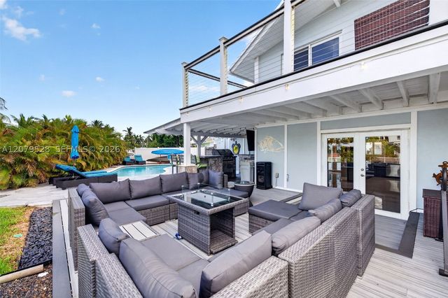 2518 Tortugas Ln, Fort Lauderdale, FL 33312