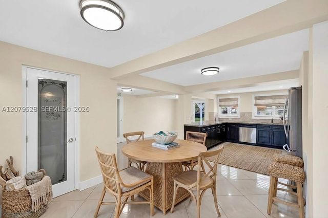 2518 Tortugas Ln, Fort Lauderdale, FL 33312