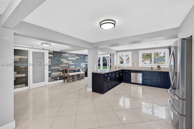 2518 Tortugas Ln, Fort Lauderdale, FL 33312
