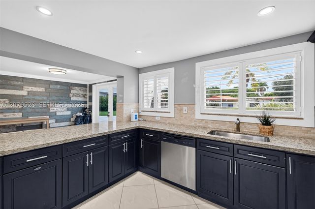 2518 Tortugas Ln, Fort Lauderdale, FL 33312