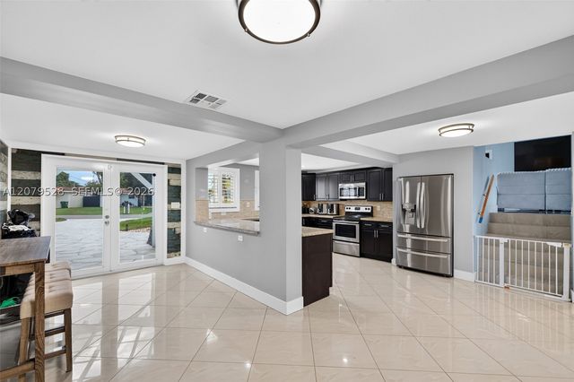 2518 Tortugas Ln, Fort Lauderdale, FL 33312