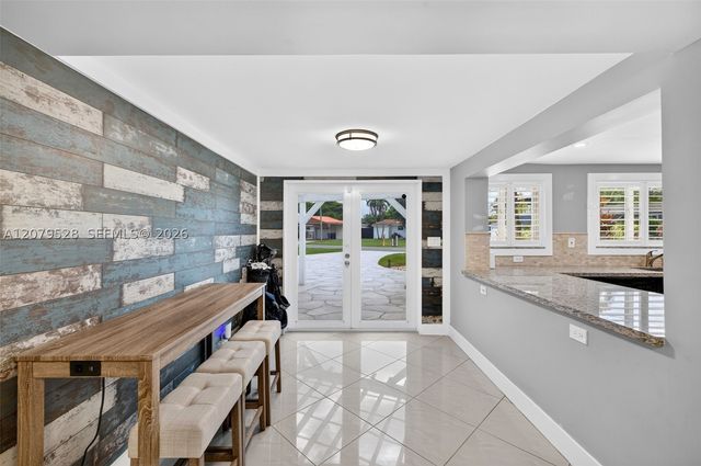 2518 Tortugas Ln, Fort Lauderdale, FL 33312