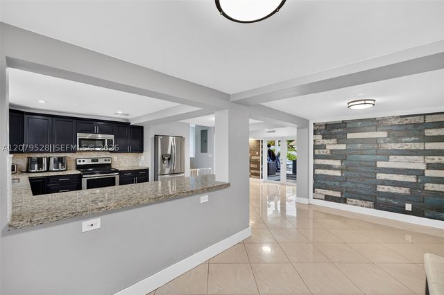 2518 Tortugas Ln, Fort Lauderdale, FL 33312