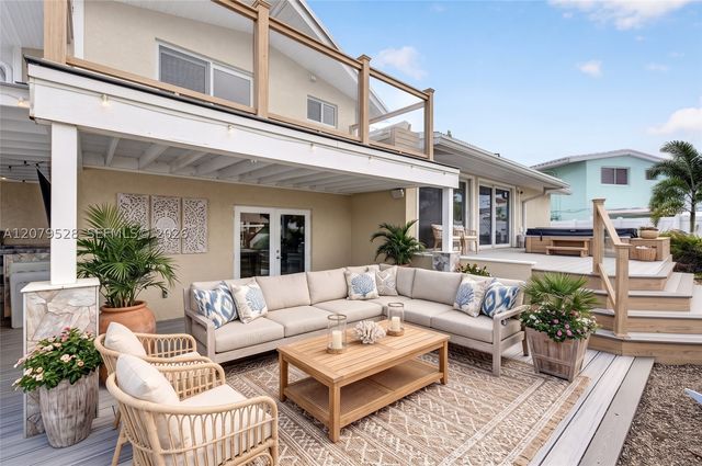 2518 Tortugas Ln, Fort Lauderdale, FL 33312