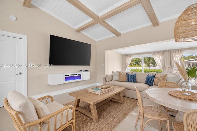 2518 Tortugas Ln, Fort Lauderdale, FL 33312