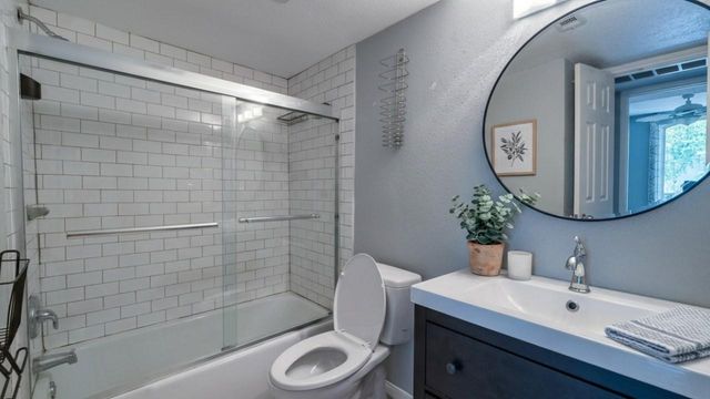 4647 Wild Indigo Street 354, Houston, TX 77027