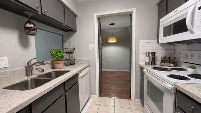 4647 Wild Indigo Street 354, Houston, TX 77027