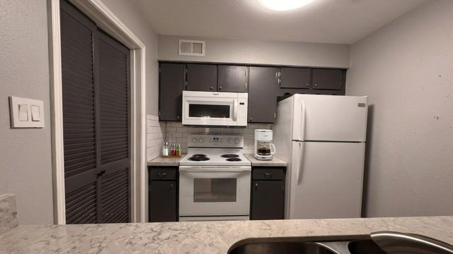 4647 Wild Indigo Street 354, Houston, TX 77027