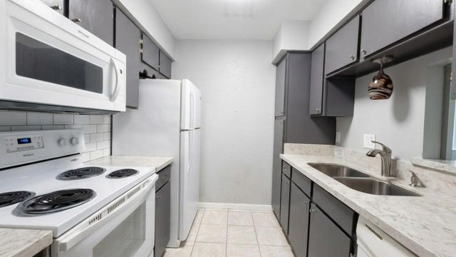 4647 Wild Indigo Street 354, Houston, TX 77027