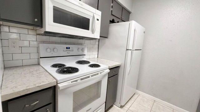 4647 Wild Indigo Street 354, Houston, TX 77027