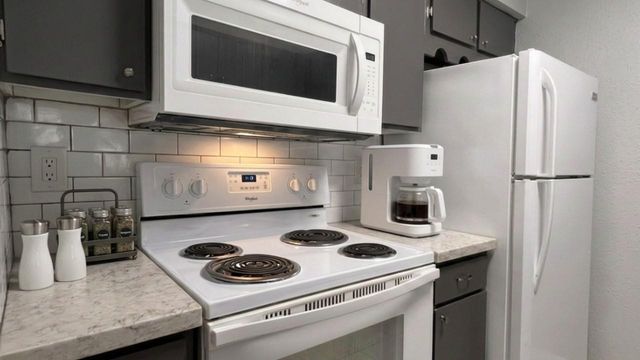 4647 Wild Indigo Street 354, Houston, TX 77027