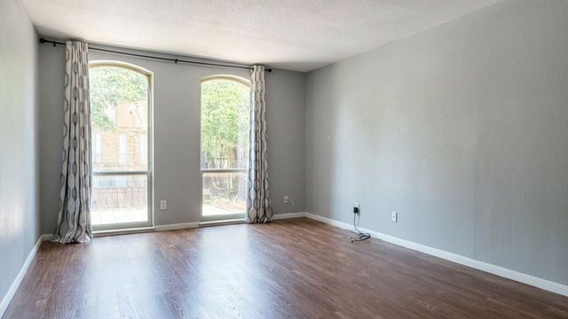 4647 Wild Indigo Street 354, Houston, TX 77027