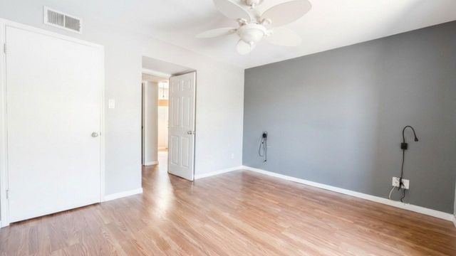 4647 Wild Indigo Street 354, Houston, TX 77027