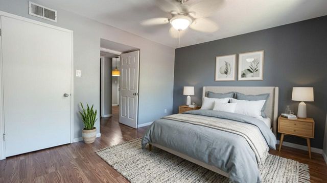 4647 Wild Indigo Street 354, Houston, TX 77027