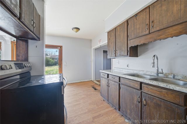 7876 E Latimer Place, Tulsa, OK 74115