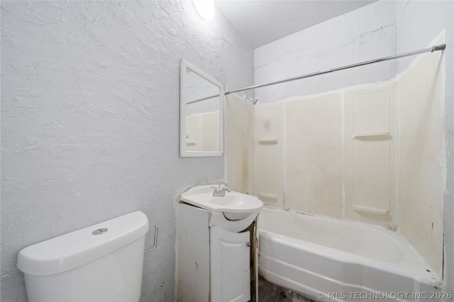 7876 E Latimer Place, Tulsa, OK 74115