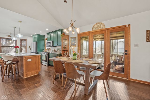 674 S Windmill Trail, Greenwood, IN 46142