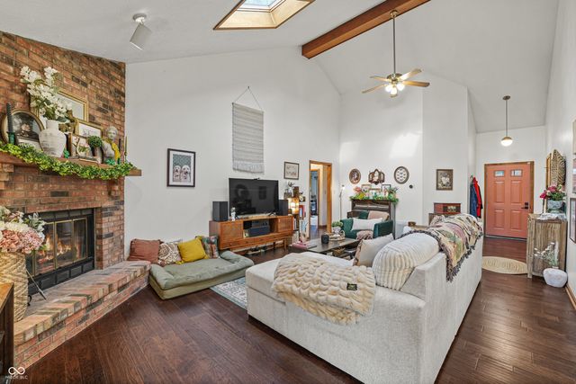 674 S Windmill Trail, Greenwood, IN 46142