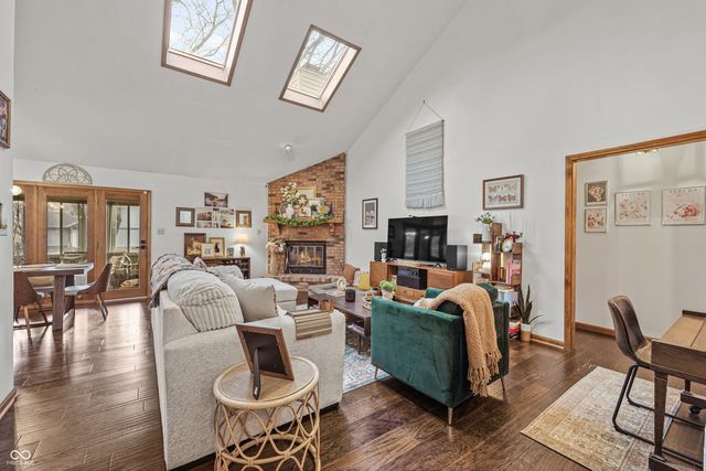 674 S Windmill Trail, Greenwood, IN 46142