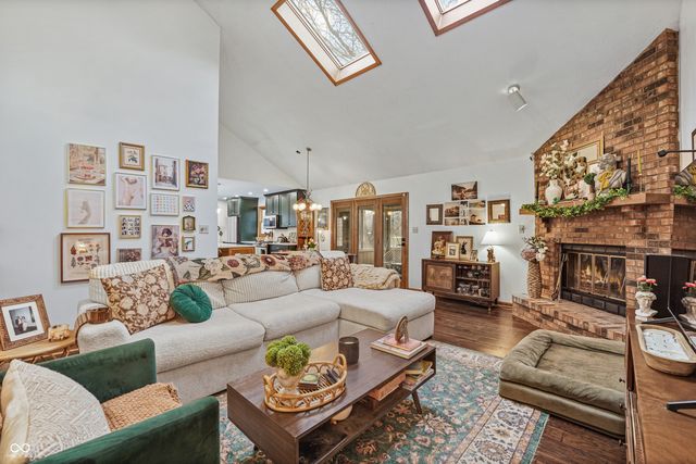 674 S Windmill Trail, Greenwood, IN 46142