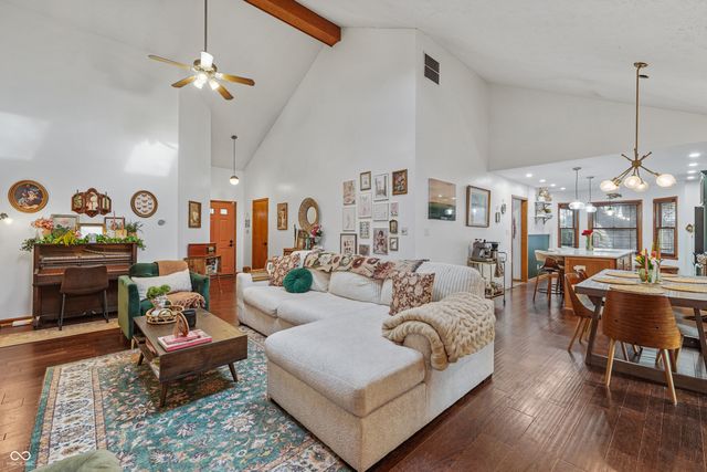 674 S Windmill Trail, Greenwood, IN 46142