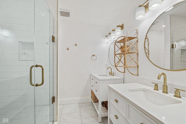 674 S Windmill Trail, Greenwood, IN 46142