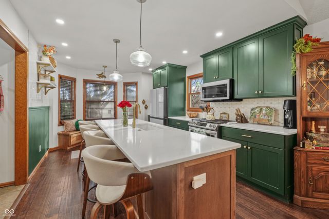 674 S Windmill Trail, Greenwood, IN 46142