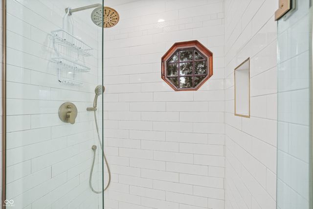 674 S Windmill Trail, Greenwood, IN 46142