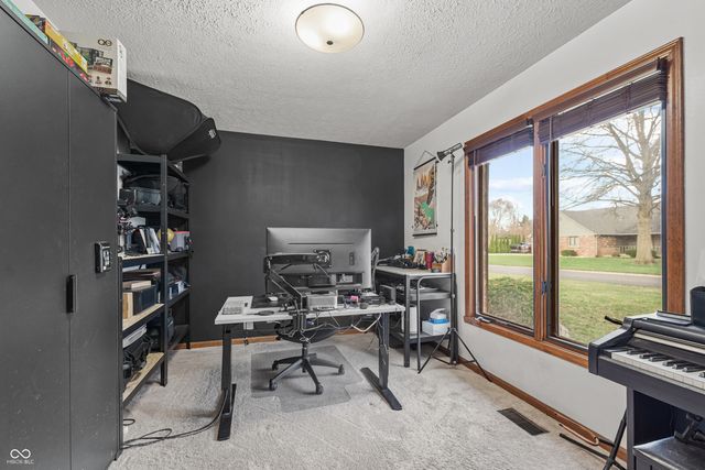 674 S Windmill Trail, Greenwood, IN 46142