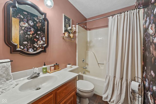 674 S Windmill Trail, Greenwood, IN 46142